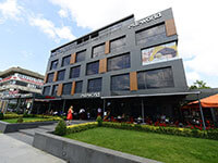 Esteworld Altunizade Hastanesi Ön Görünüm